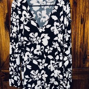 White House Black Market Black and White Floral Top